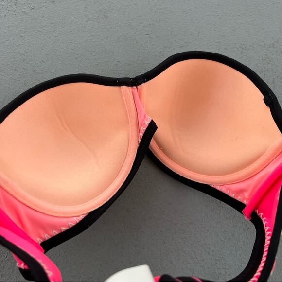 Victoria’s Secret 34D The Flirt Bandeau Bikini Top Hot Pink Crochet Macrame - Picture 8 of 8